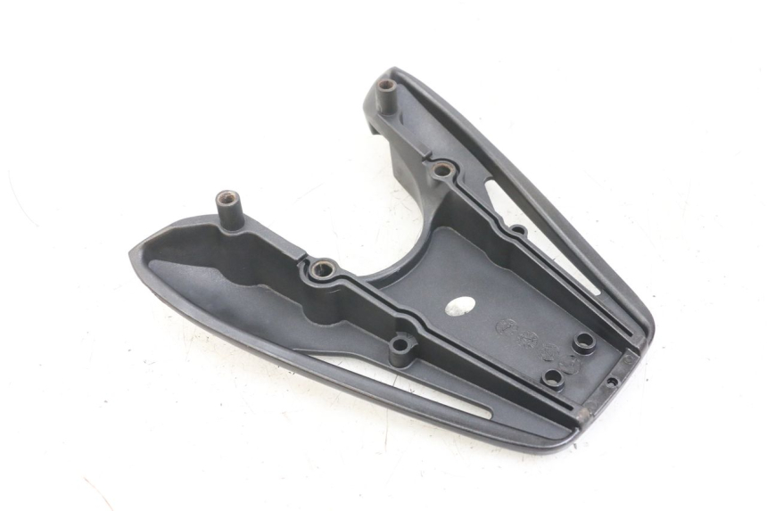 photo de SUPORTE DE BAGAGEM KEEWAY RY6 2T 50 (2011 - 2019) - Detalhe da peça