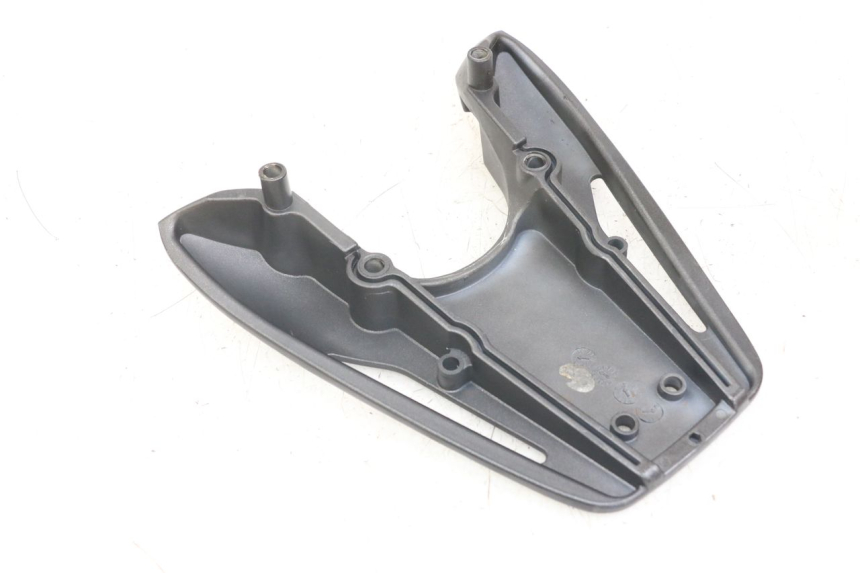 photo de SUPORTE DE BAGAGEM KEEWAY RY6 2T 50 (2011 - 2019) - Detalhe da peça