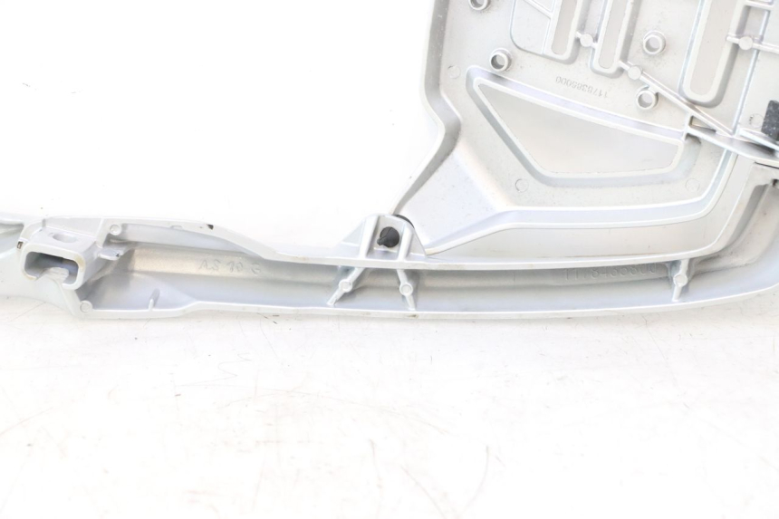photo de SUPORTE DE BAGAGEM PEUGEOT SATELIS 125 (2013 - 2018) - Estado da superfície