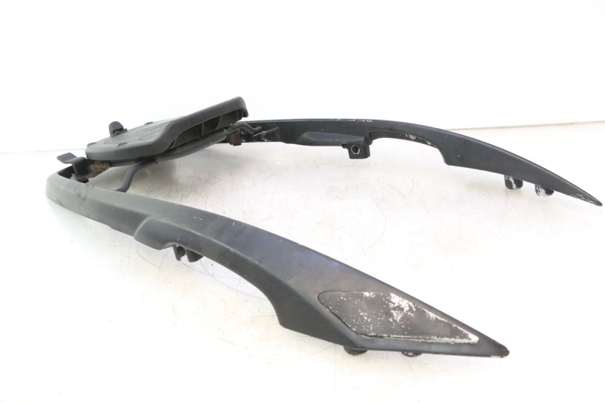 photo de SUPORTE DE BAGAGEM PEUGEOT SATELIS 125 (2006 - 2009) - Estado da superfície