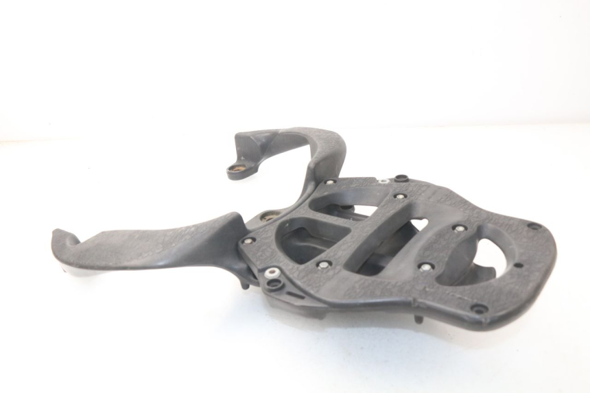 photo de SUPORTE DE BAGAGEM APRILIA SCARABEO GT 125 (1999 - 2007) - Detalhe da peça