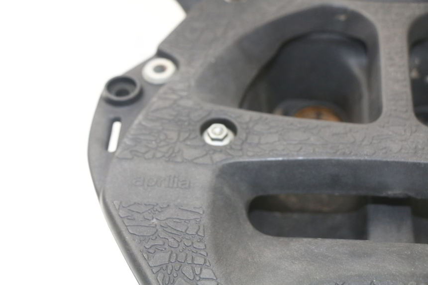 photo de SUPORTE DE BAGAGEM APRILIA SCARABEO GT 125 (1999 - 2007) - Zoom do estado de desgaste