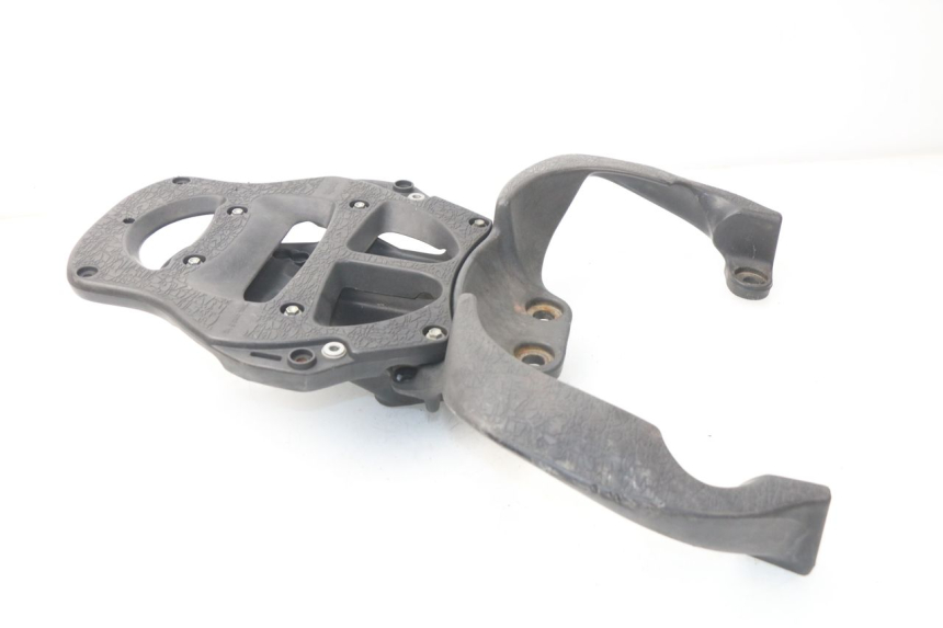 photo de SUPORTE DE BAGAGEM APRILIA SCARABEO GT 125 (1999 - 2007) - Ampliação técnica