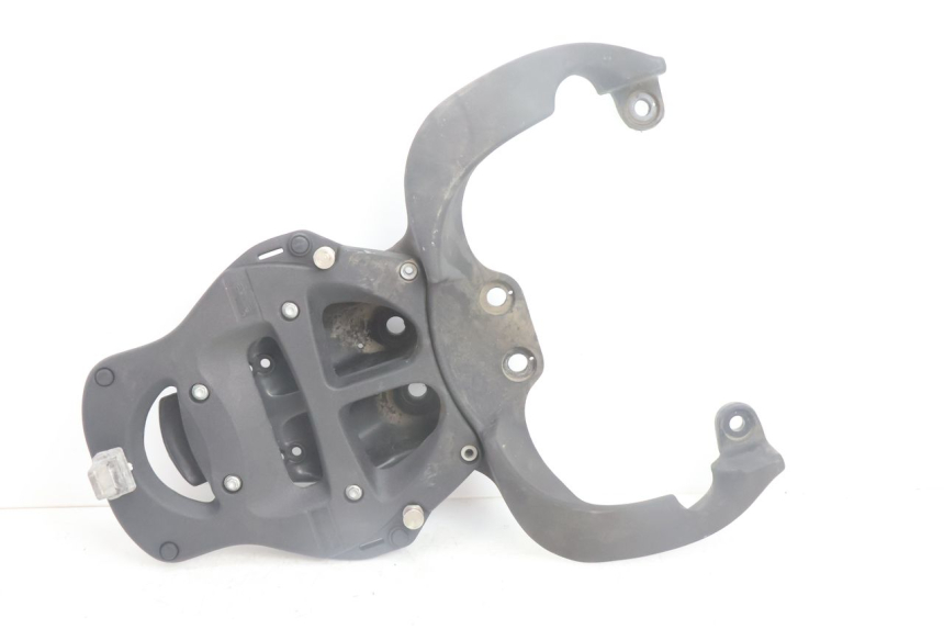 photo de SUPORTE DE BAGAGEM APRILIA SCARABEO GT 125 (1999 - 2007) - Detalhe da peça