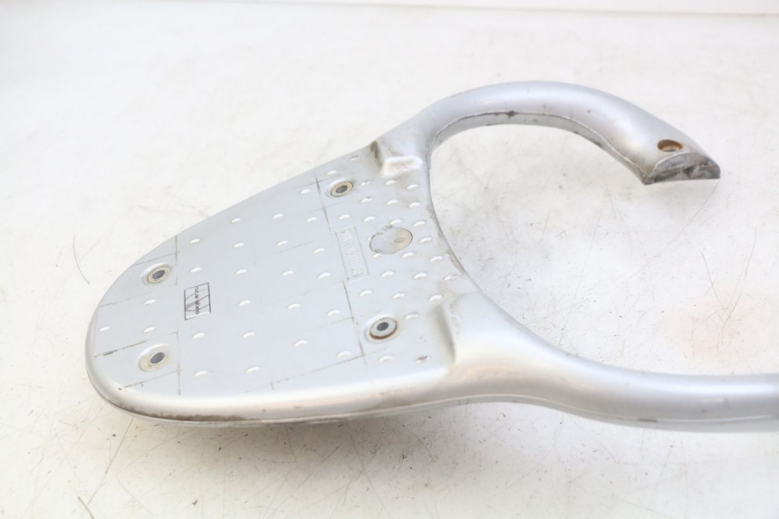 photo de SUPORTE DE BAGAGEM APRILIA SCARABEO 100 (2003 - 2012) - Detalhe da peça