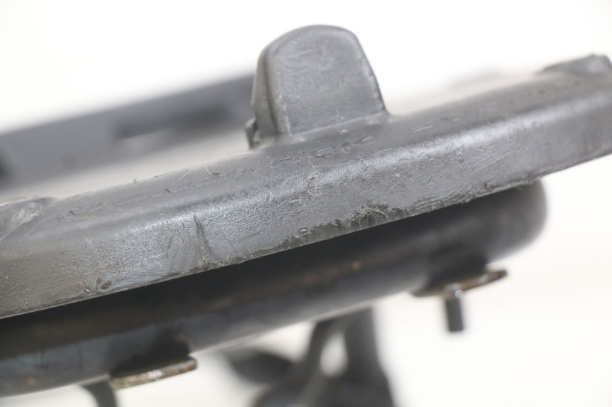 photo de SUPORTE DE BAGAGEM HONDA SCV LEAD 100 (2003 - 2007) - Detalhe da peça