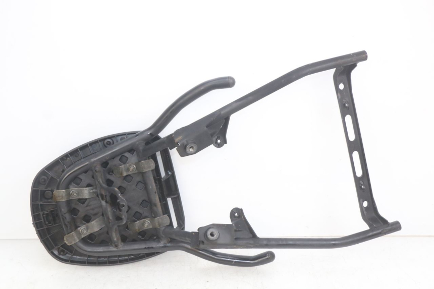 photo de SUPORTE DE BAGAGEM HONDA SCV LEAD 100 (2003 - 2007) - Zoom do estado de desgaste