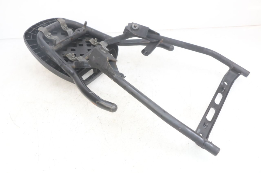 photo de SUPORTE DE BAGAGEM HONDA SCV LEAD 100 (2003 - 2007) - Outro ângulo de visão
