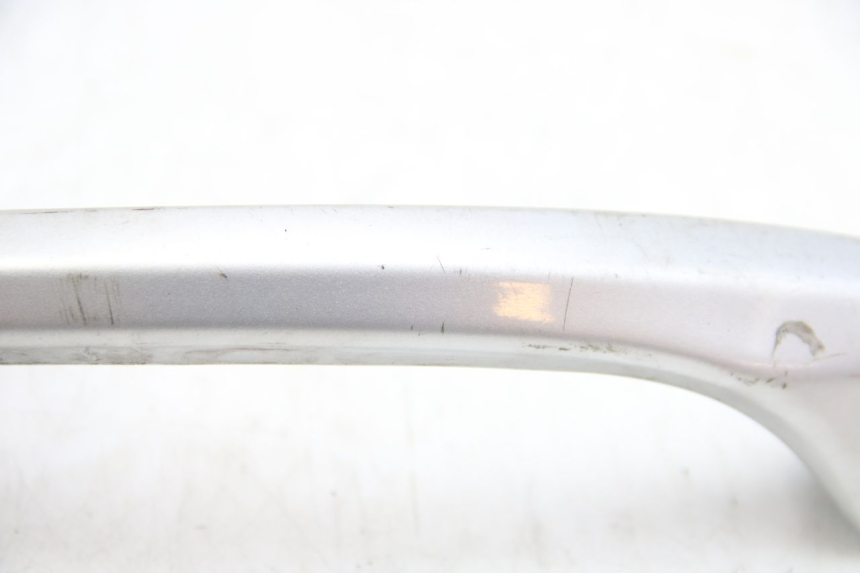 photo de SUPORTE DE BAGAGEM SUZUKI SIXTEEN 125 (2008 - 2010) - Detalhes característicos