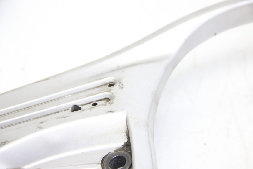 photo de SUPORTE DE BAGAGEM SUZUKI SIXTEEN 125 (2008 - 2010) - Pontos de fixação