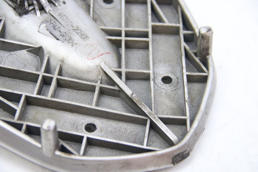 photo de SUPORTE DE BAGAGEM SUZUKI SIXTEEN 125 (2008 - 2010) - Pontos de fixação