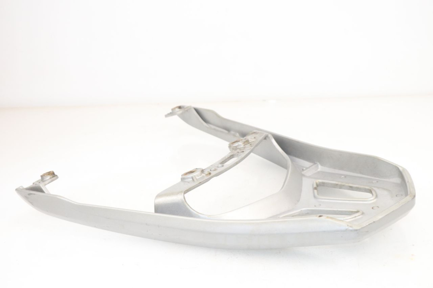 photo de SUPORTE DE BAGAGEM PEUGEOT SUM UP 125 (2008 - 2013) - Detalhe da peça