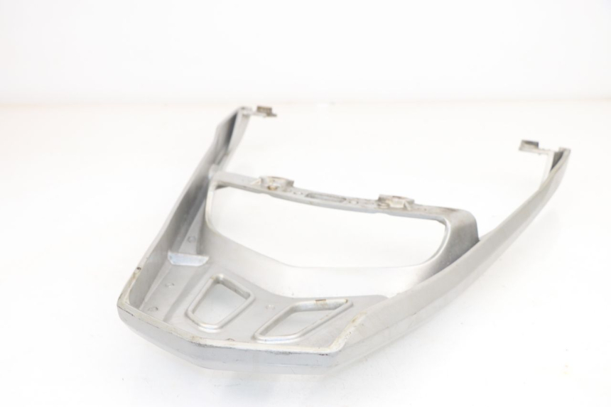 photo de SUPORTE DE BAGAGEM PEUGEOT SUM UP 125 (2008 - 2013) - Zoom do estado de desgaste