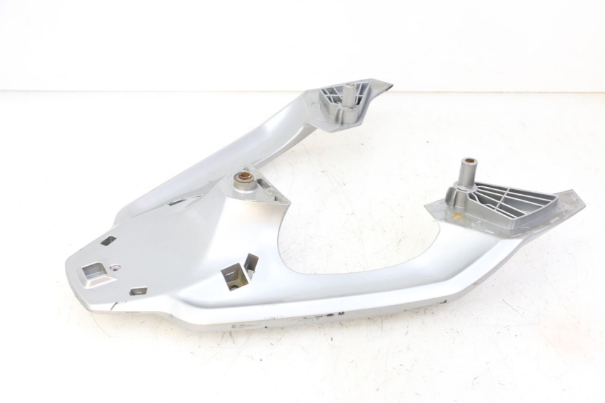 photo de SUPORTE DE BAGAGEM APRILIA SXR 50 (2021 - 2023) - Detalhe da peça