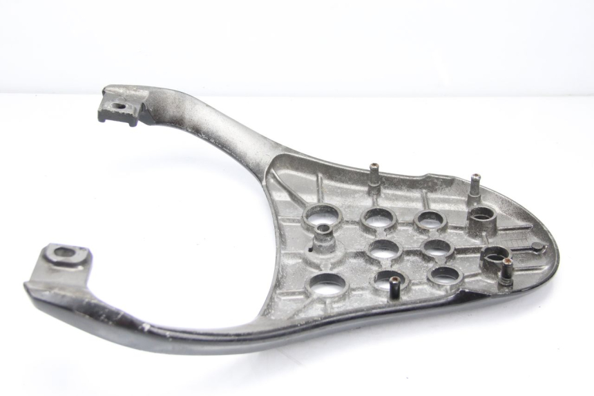 photo de SUPORTE DE BAGAGEM SUZUKI UC EPICURO 125 (1999 - 2003) - Outro ângulo de visão