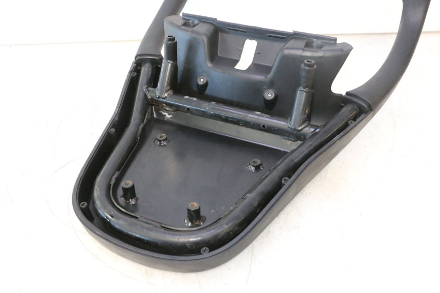 photo de SUPORTE DE BAGAGEM PIAGGIO X9 AMALFI 180 (2000 - 2003) - Detalhe da peça