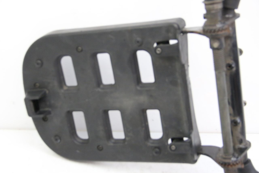 photo de SUPORTE DE BAGAGEM PIAGGIO XEVO - X EVO 125 (2007 - 2017) - Detalhes característicos