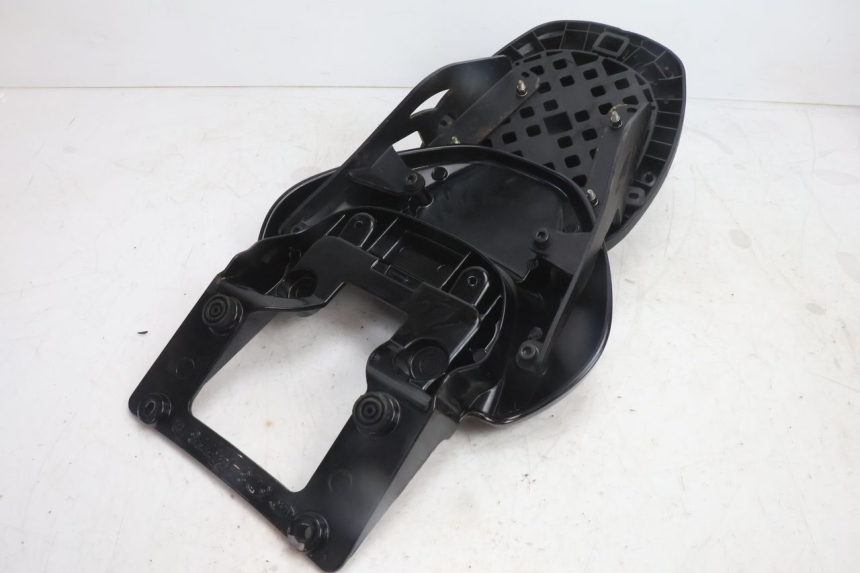 photo de SUPORTE DE BAGAGEM YAMAHA YP MAJESTY 125 (2007 - 2010) - Pontos de fixação