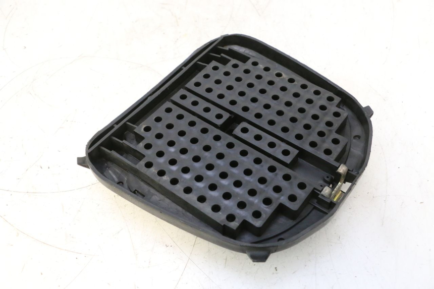 photo de SUPORTE DE BAGAGEM YAMAHA YP MAJESTY 125 (2002 - 2006) - Zoom do estado de desgaste