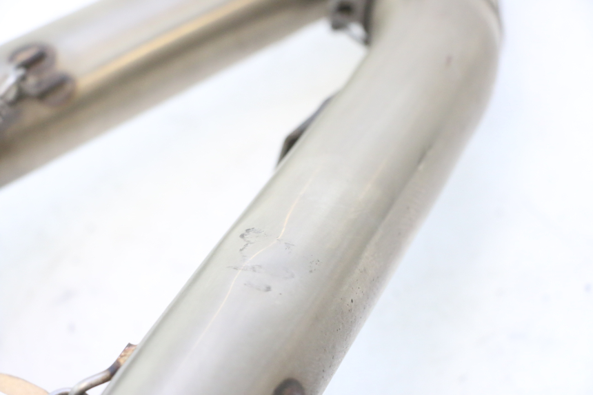 photo de TUBO DE ESCAPE YAMAHA FJR 1300 (2001 - 2005) - Detalhes característicos