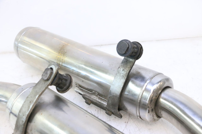 photo de TUBO DE ESCAPE KAWASAKI GPX F ZX750F 750 (1986 - 1990) - Outro ângulo de visão