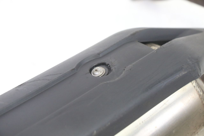 photo de SILENCIADOR PEUGEOT SATELIS 125 (2013 - 2018) - Detalhes característicos