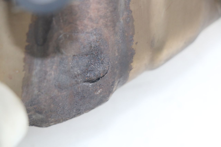 photo de ESCAPE DE MOTO SUZUKI XF FREEWIND 650 (1997 - 2003) - Zoom do estado de desgaste