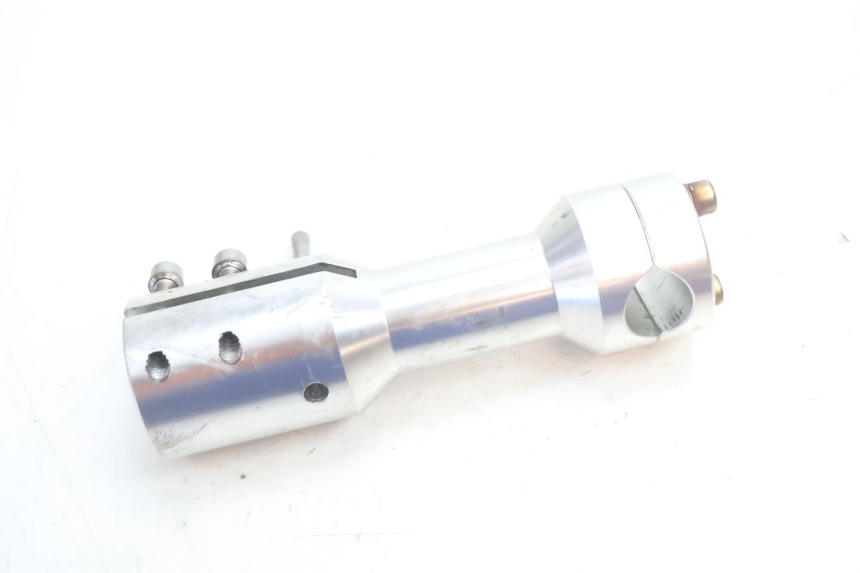photo de AVANÇO DE GUIDÃO MBK BOOSTER ROCKET 50 (1995 - 1998) - Detalhe da peça