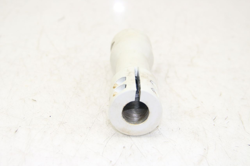 photo de AVANÇO DO GUIDÃO MBK BOOSTER SPIRIT 50 (1999 - 2003) - Zoom do estado de desgaste