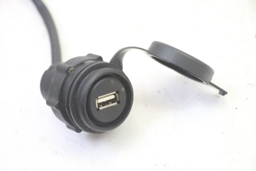 photo de TOMADA DO ACENDEDOR DE CIGARROS MOTRON BREEZY 4T 50 (2021 - 2025) - Detalhe da peça
