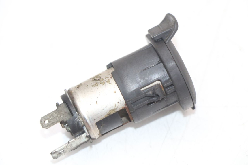 photo de TOMADA DO ACENDEDOR DE CIGARROS SUZUKI BURGMAN 125 (2007 - 2014) - Zoom do estado de desgaste