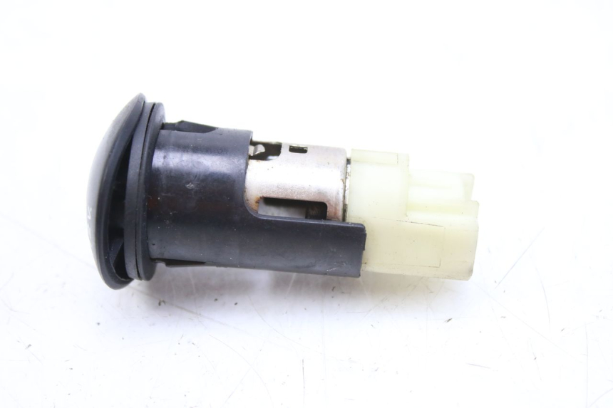 photo de TOMADA DO ACENDEDOR DE CIGARROS PEUGEOT CITYSTAR 125 (2011 - 2017) - Ampliação técnica
