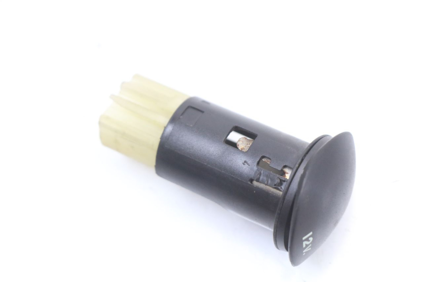 photo de TOMADA DO ACENDEDOR DE CIGARROS PEUGEOT CITYSTAR 50 (2013 - 2017) - Ampliação técnica