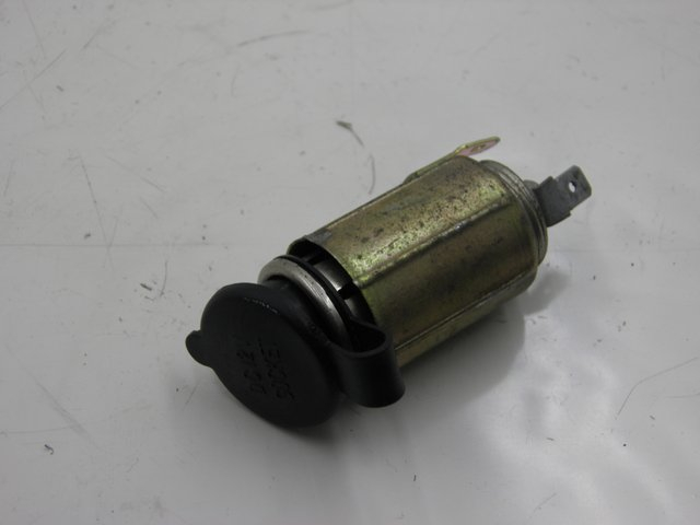 photo de TOMADA DO ISQUEIRO DERBI GP MAX 250 (2006 - 2008) - Vista principal
