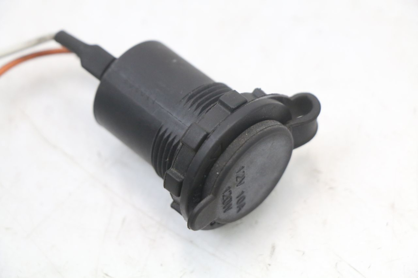 photo de TOMADA DO ISQUEIRO KYMCO DINK STREET ABS 125 (2011 - 2018) - Zoom do estado de desgaste
