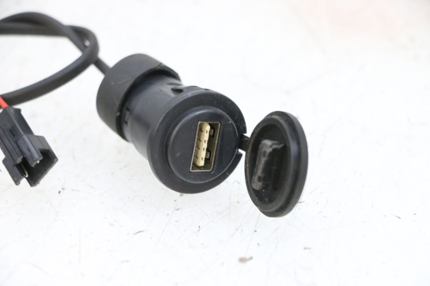 photo de TOMADA DO ISQUEIRO SEGWAY NINEBOT E125S 1 (2022 - 2026) - Detalhe da peça
