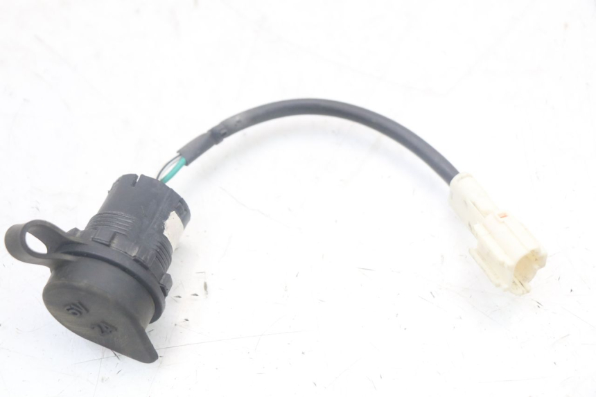 photo de TOMADA DO ACENDEDOR DE CIGARROS SYM FIDDLE 3 III 125 (2014 - 2020) - Ampliação técnica