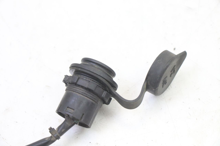 photo de TOMADA DO ACENDEDOR DE CIGARROS SYM FIDDLE 3 III 125 (2014 - 2020) - Ampliação técnica