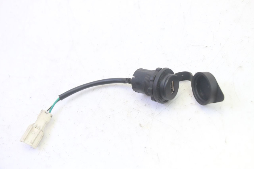 photo de TOMADA DO ACENDEDOR DE CIGARROS SYM FIDDLE 3 III 125 (2014 - 2020) - Vista principal