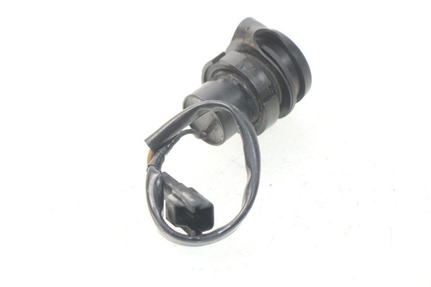 photo de TOMADA DO ISQUEIRO YAMAHA FJR ABS 1300 (2006 - 2012) - Outro ângulo de visão