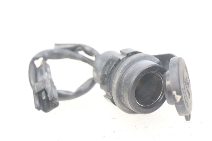 photo de TOMADA DO ISQUEIRO YAMAHA FJR ABS 1300 (2006 - 2012) - Vista principal