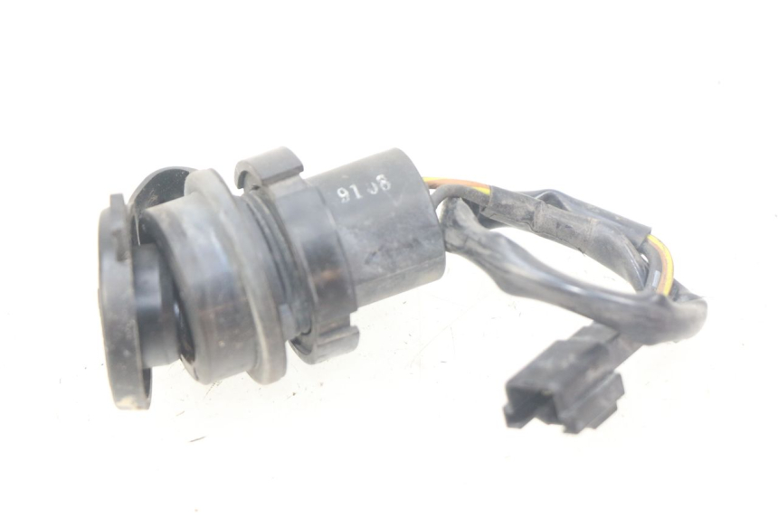 photo de TOMADA DO ISQUEIRO YAMAHA FJR ABS 1300 (2006 - 2012) - Outro ângulo de visão
