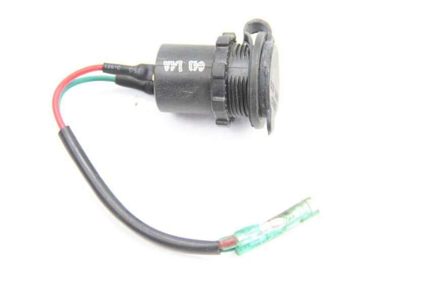 photo de TOMADA DO ACENDEDOR DE CIGARROS SYM GTS EFI ABS 125 (2012 - 2016) - Vista principal