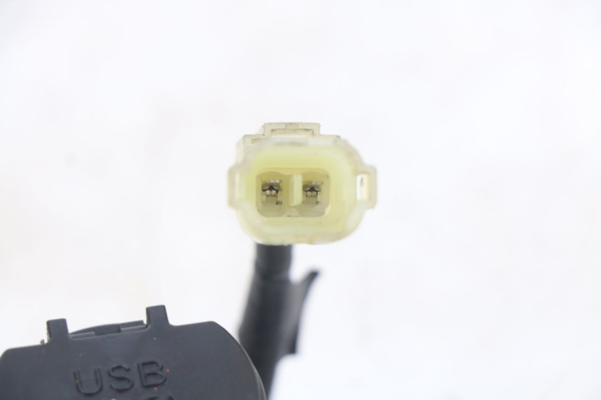 photo de TOMADA DO ISQUEIRO SYM GTS EFI 125 (2012 - 2016) - Ampliação técnica