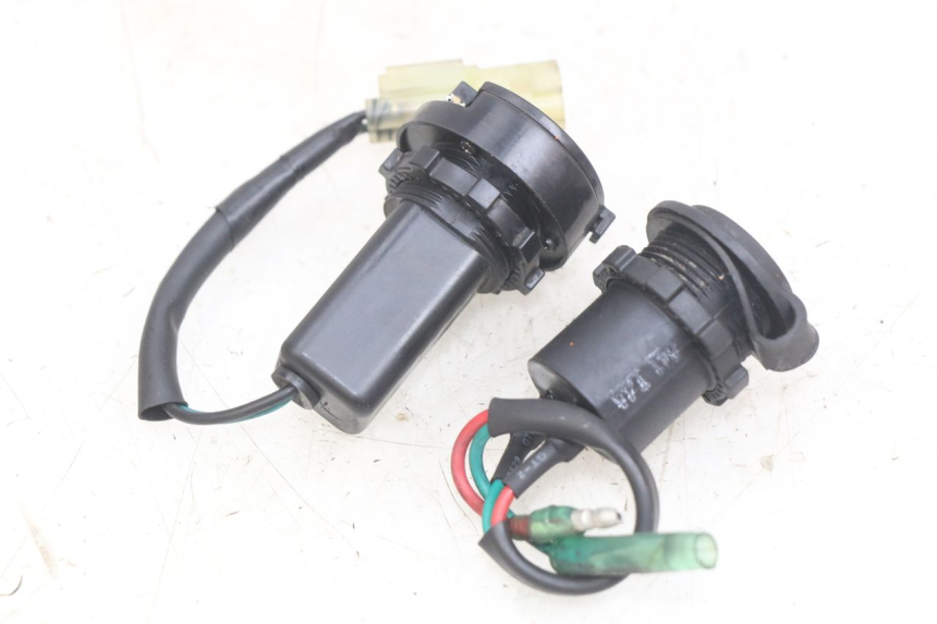 photo de TOMADA DO ISQUEIRO SYM GTS EFI 125 (2012 - 2016) - Pontos de fixação
