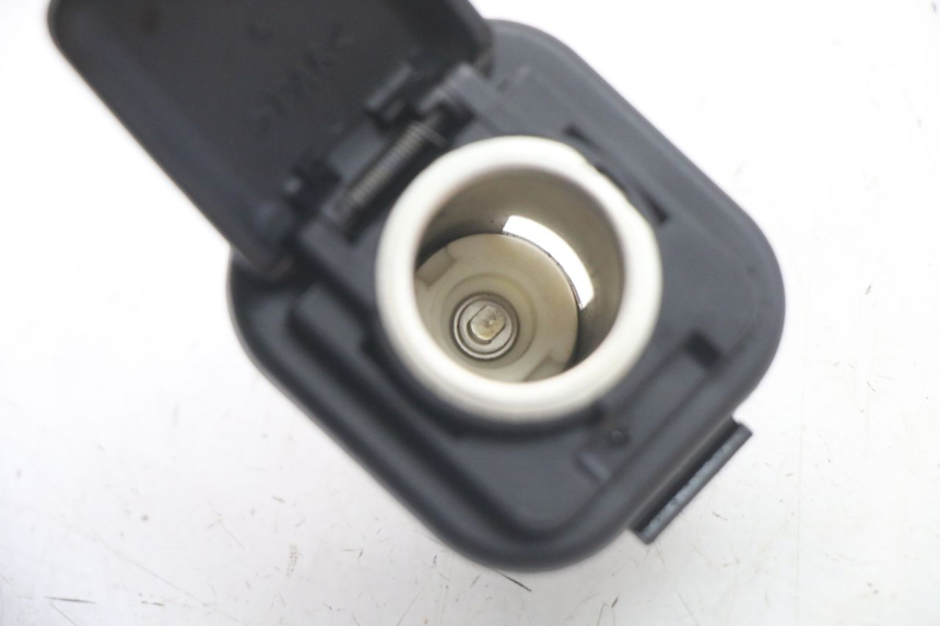 photo de TOMADA DO ACENDEDOR DE CIGARROS HONDA SH i 300 (2015 - 2020) - Outro ângulo de visão