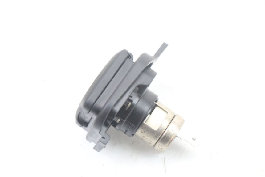 photo de TOMADA DO ACENDEDOR DE CIGARROS HONDA SH i 300 (2015 - 2020) - Ampliação técnica