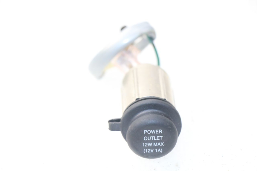 photo de TOMADA DO ACENDEDOR DE CIGARROS HONDA INTEGRA NC D 750 (2016 - 2018) - Detalhe da peça
