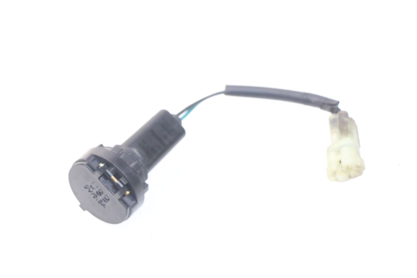 photo de TOMADA DO ACENDEDOR DE CIGARROS SYM JOYMAX 250 (2013 - 2017) - Detalhe da peça