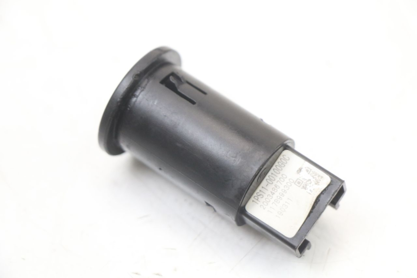photo de TOMADA DO ACENDEDOR DE CIGARROS PEUGEOT KISBEE 2T 50 (2018 - 2022) - Zoom do estado de desgaste